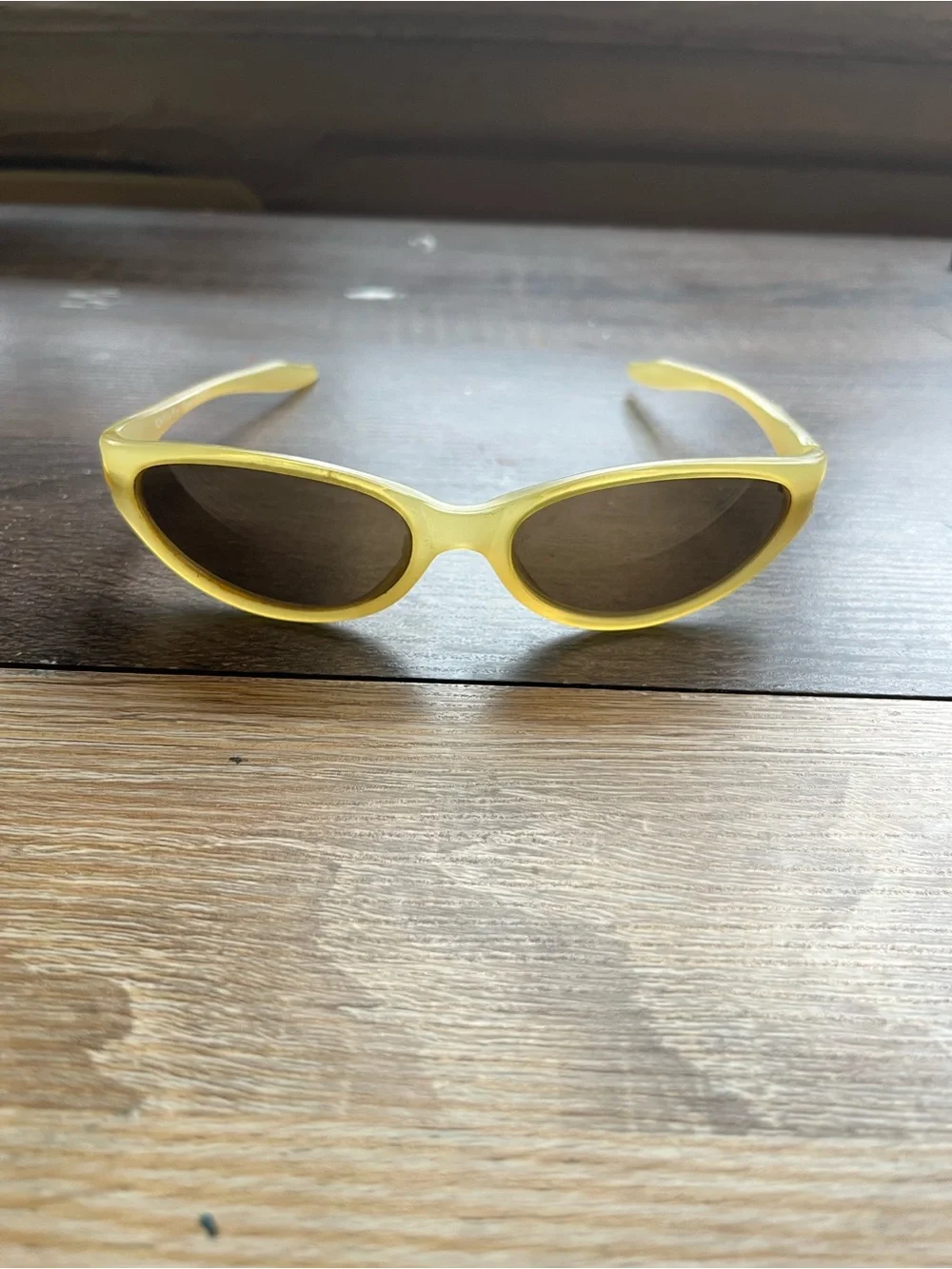N/A stylish yellow
